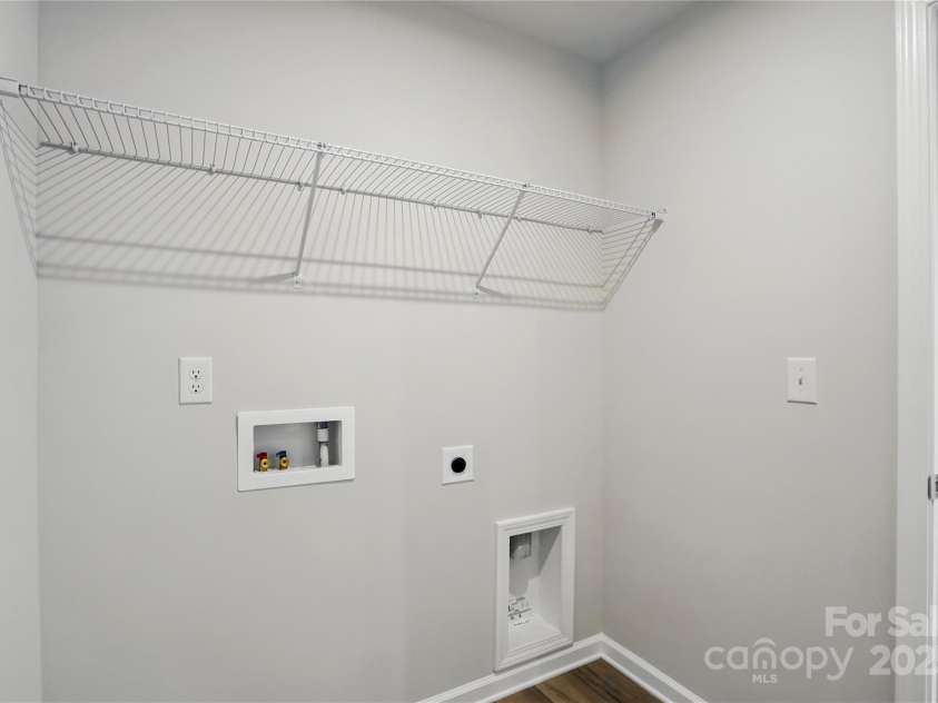 2027 Vinyasa Lane, Charlotte, NC 28215.  MLS# CAR4285784, YatesRealty ID 28243. 