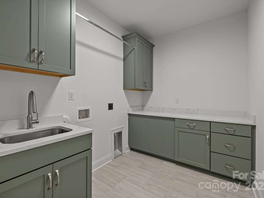 8713 providence Road, Waxhaw, NC 28173.  MLS# CAR4285371, YatesRealty ID 28244. 