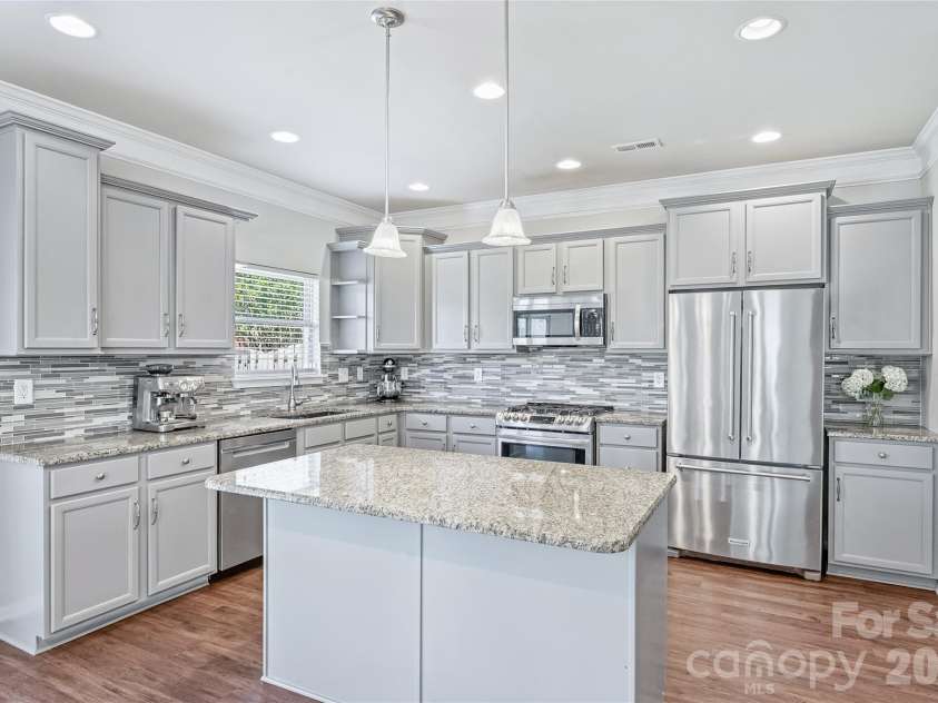 7041 Carnwarth Lane, Fort Mill, SC 29707.  MLS# CAR4369861, YatesRealty ID 28245. 