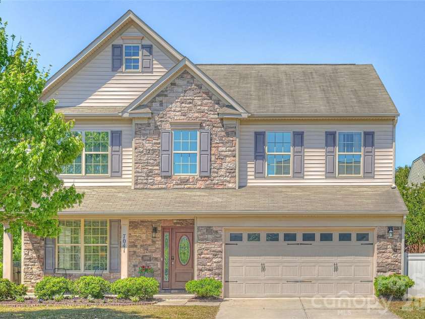 7041 Carnwarth Lane, Fort Mill, SC 29707.  MLS# CAR4369861, YatesRealty ID 28245. 