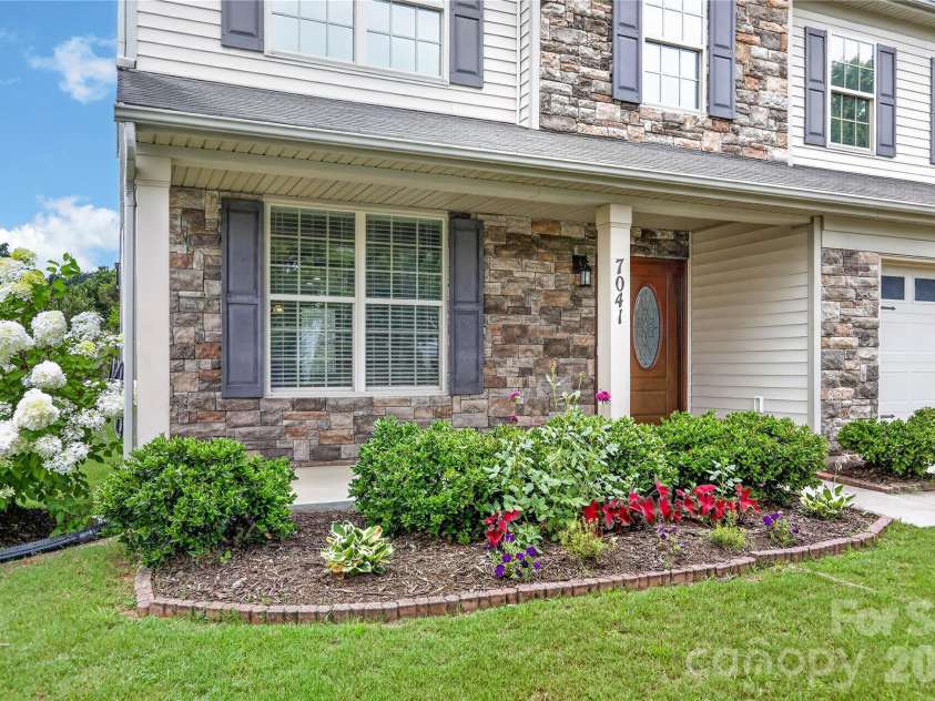7041 Carnwarth Lane, Fort Mill, SC 29707.  MLS# CAR4369861, YatesRealty ID 28245. 