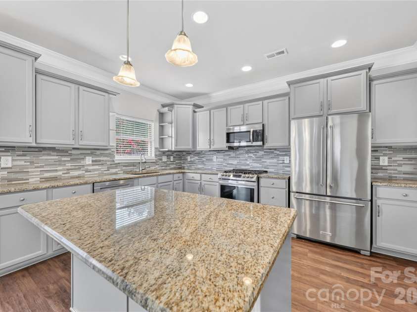 7041 Carnwarth Lane, Fort Mill, SC 29707.  MLS# CAR4369861, YatesRealty ID 28245. 