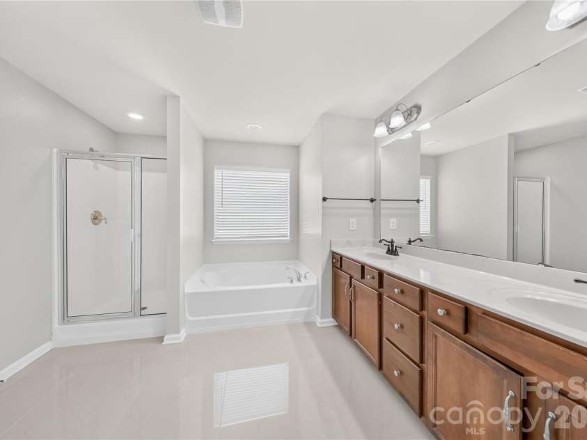 7041 Carnwarth Lane, Fort Mill, SC 29707.  MLS# CAR4369861, YatesRealty ID 28245. 