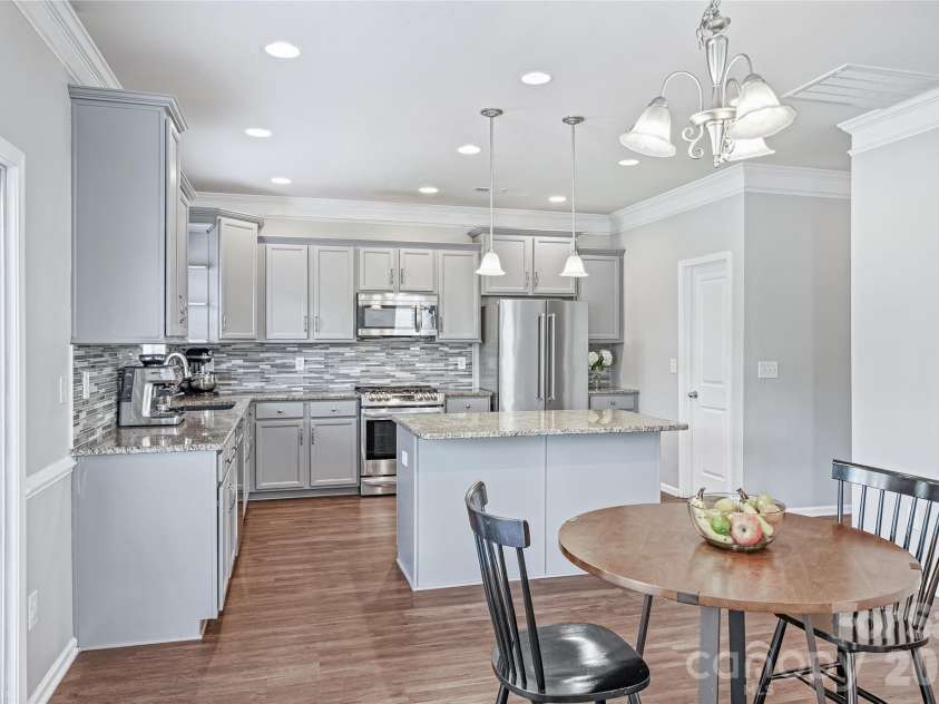 7041 Carnwarth Lane, Fort Mill, SC 29707.  MLS# CAR4369861, YatesRealty ID 28245. 