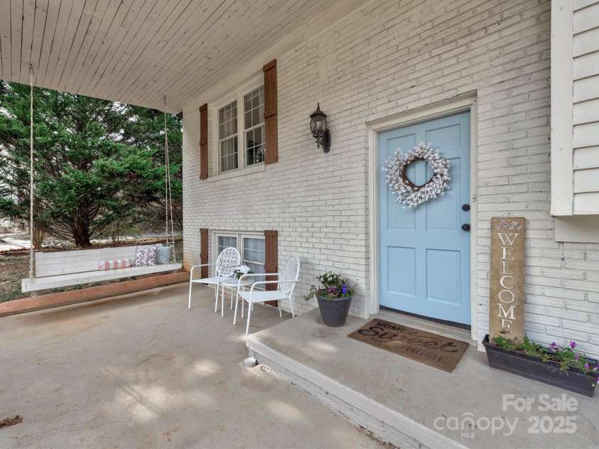 432 Lake Shore Drive, Fort Mill, SC 29715.  MLS# CAR4285708, YatesRealty ID 28246. 
