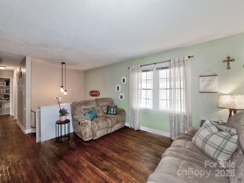 432 Lake Shore Drive, Fort Mill, SC 29715.  MLS# CAR4285708, YatesRealty ID 28246. 