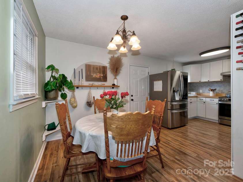 432 Lake Shore Drive, Fort Mill, SC 29715.  MLS# CAR4285708, YatesRealty ID 28246. 