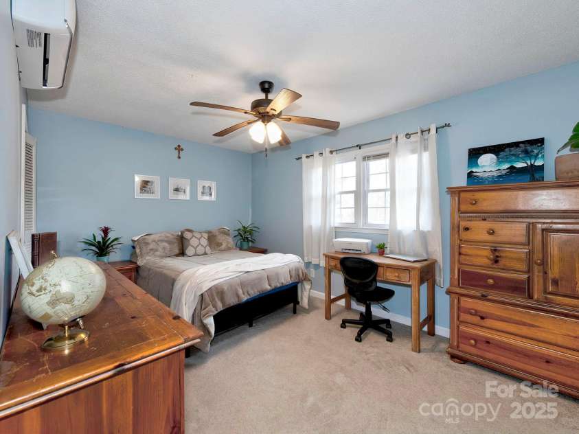 432 Lake Shore Drive, Fort Mill, SC 29715.  MLS# CAR4285708, YatesRealty ID 28246. 