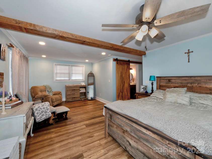 432 Lake Shore Drive, Fort Mill, SC 29715.  MLS# CAR4285708, YatesRealty ID 28246. 