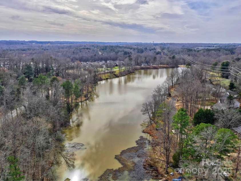 432 Lake Shore Drive, Fort Mill, SC 29715.  MLS# CAR4285708, YatesRealty ID 28246. 