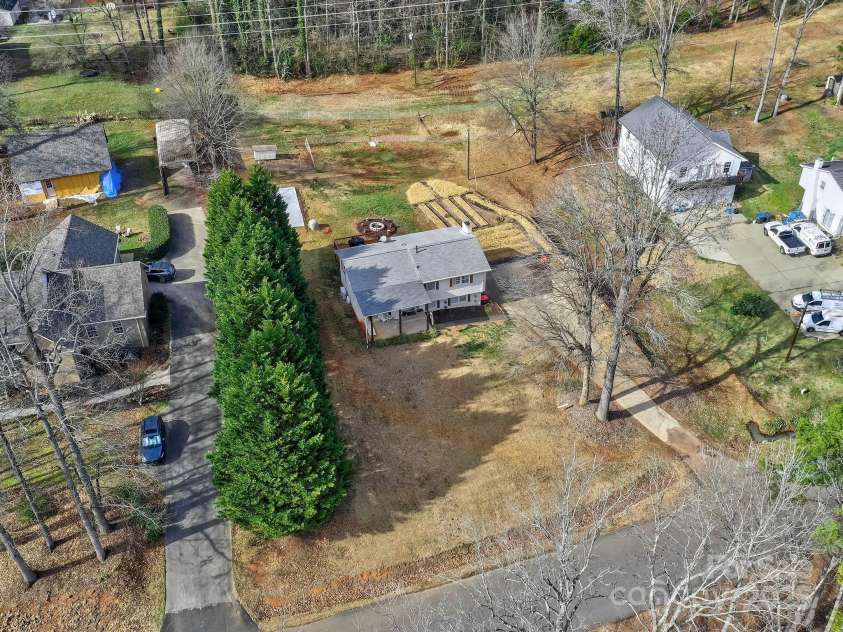 432 Lake Shore Drive, Fort Mill, SC 29715.  MLS# CAR4285708, YatesRealty ID 28246. 
