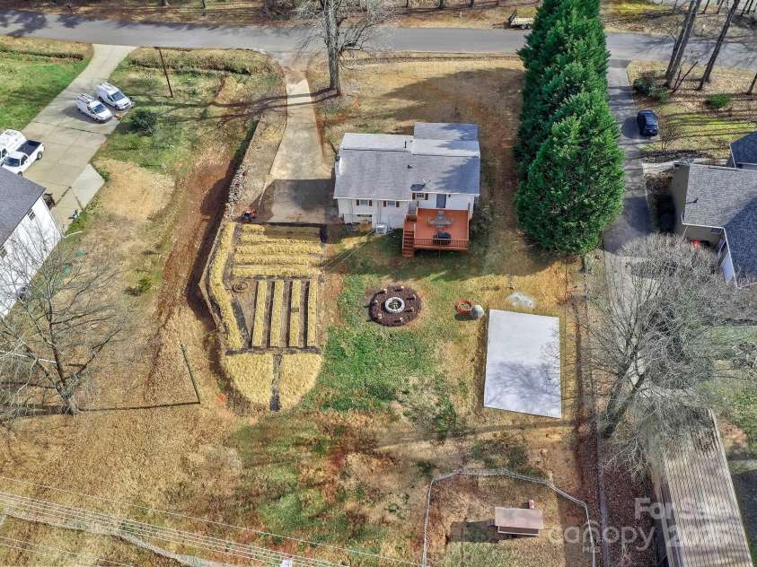432 Lake Shore Drive, Fort Mill, SC 29715.  MLS# CAR4285708, YatesRealty ID 28246. 