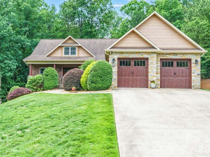 5361 Antler Creek Drive, Granite Falls, NC 28630.  MLS# CAR4389414, YatesRealty ID 28246. 