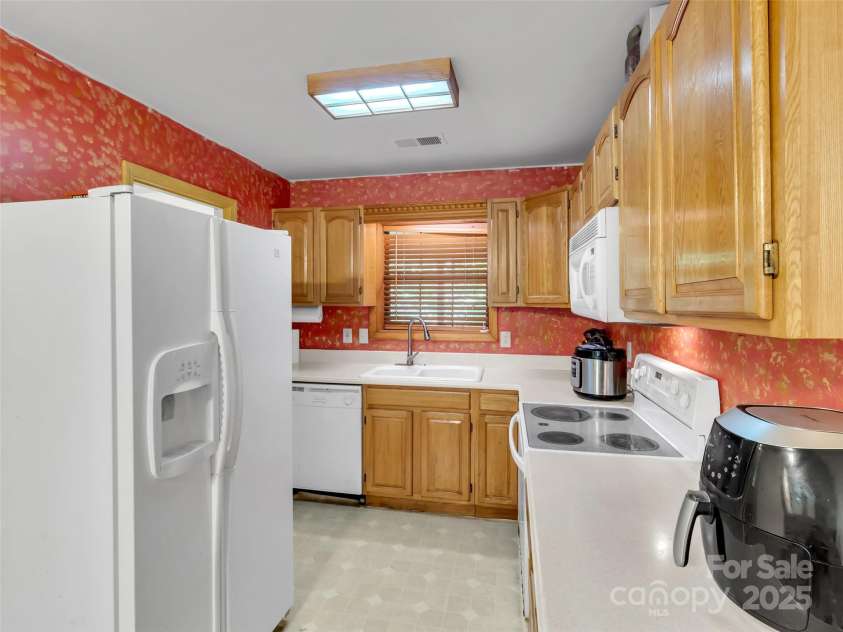 57 Copperhead Cove, Sylva, NC 28779.  MLS# CAR4273722, YatesRealty ID 28247. 