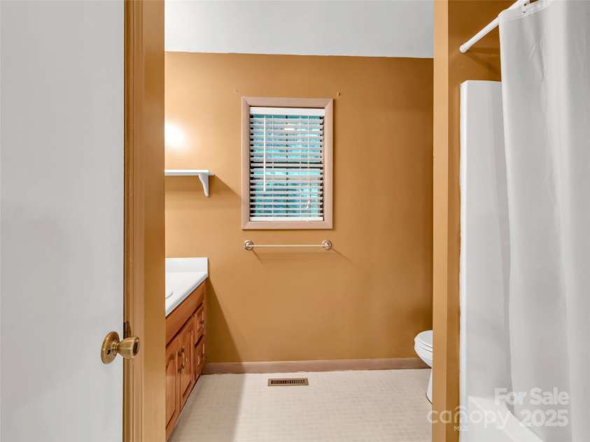 57 Copperhead Cove, Sylva, NC 28779.  MLS# CAR4273722, YatesRealty ID 28247. 