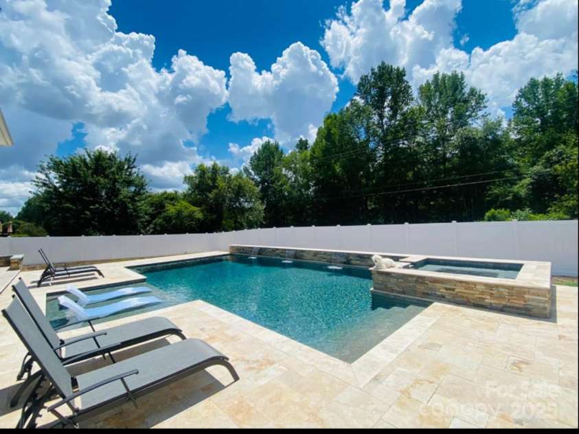 3005 Monterrey Lane, Monroe, NC 28110.  MLS# CAR4319230, YatesRealty ID 28248. 