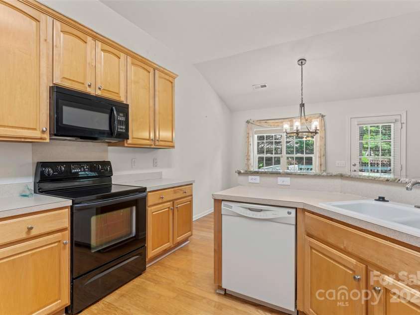 13306 Flowing Brook Court, Charlotte, NC 28273.  MLS# CAR4284045, YatesRealty ID 28249. 