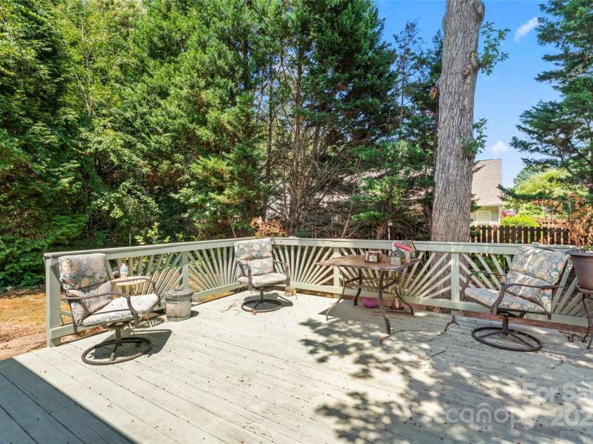 13306 Flowing Brook Court, Charlotte, NC 28273.  MLS# CAR4284045, YatesRealty ID 28249. 