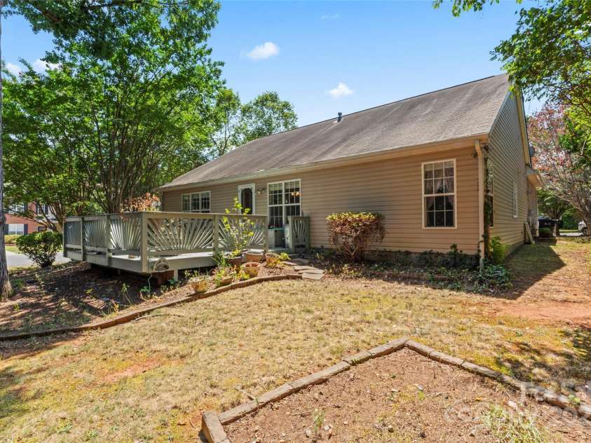 13306 Flowing Brook Court, Charlotte, NC 28273.  MLS# CAR4284045, YatesRealty ID 28249. 