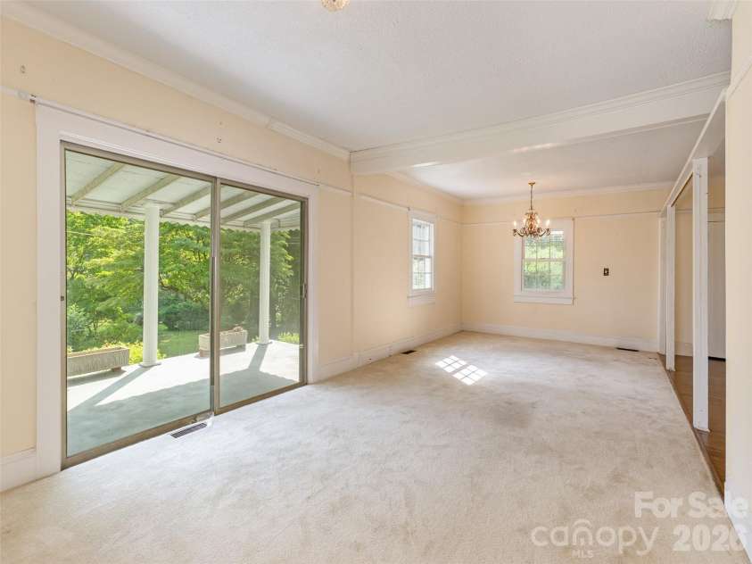 34 Lockhart Road, Tryon, NC 28782.  MLS# CAR4350844, YatesRealty ID 2825. 