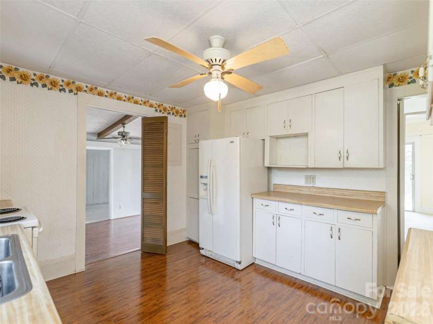 34 Lockhart Road, Tryon, NC 28782.  MLS# CAR4350844, YatesRealty ID 2825. 