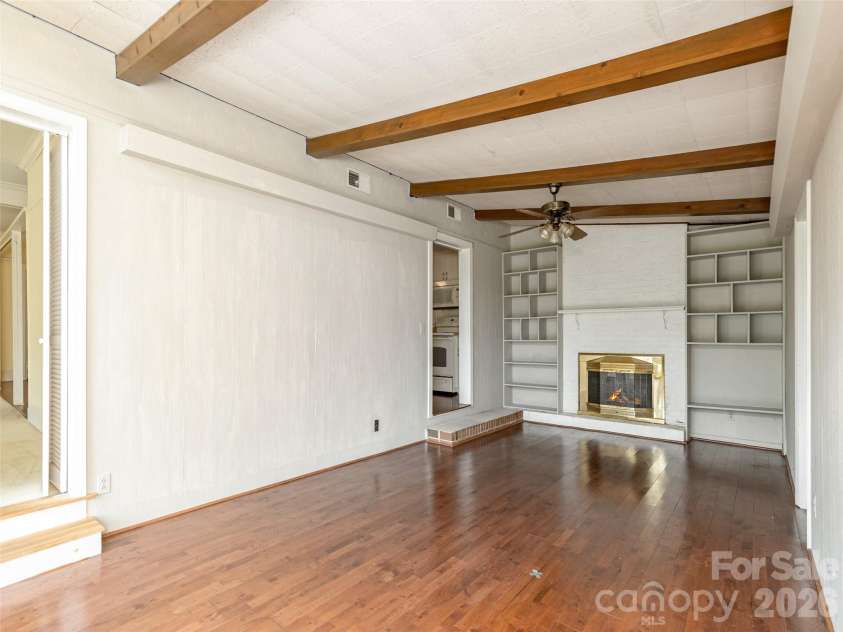 34 Lockhart Road, Tryon, NC 28782.  MLS# CAR4350844, YatesRealty ID 2825. 