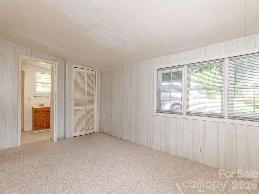 34 Lockhart Road, Tryon, NC 28782.  MLS# CAR4350844, YatesRealty ID 2825. 