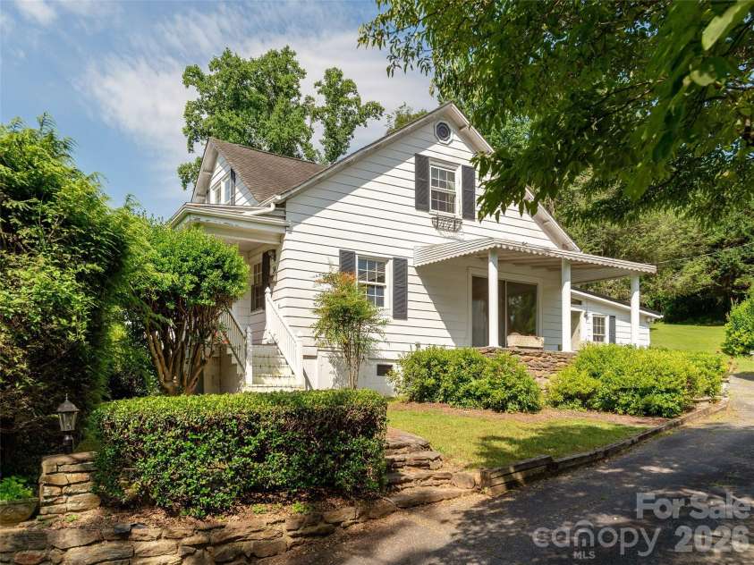 34 Lockhart Road, Tryon, NC 28782.  MLS# CAR4350844, YatesRealty ID 2825. 