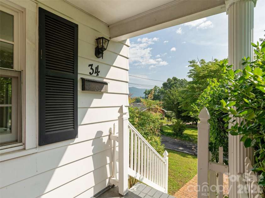 34 Lockhart Road, Tryon, NC 28782.  MLS# CAR4350844, YatesRealty ID 2825. 