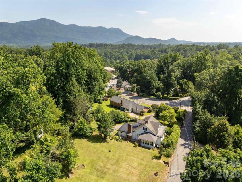 34 Lockhart Road, Tryon, NC 28782.  MLS# CAR4350844, YatesRealty ID 2825. 