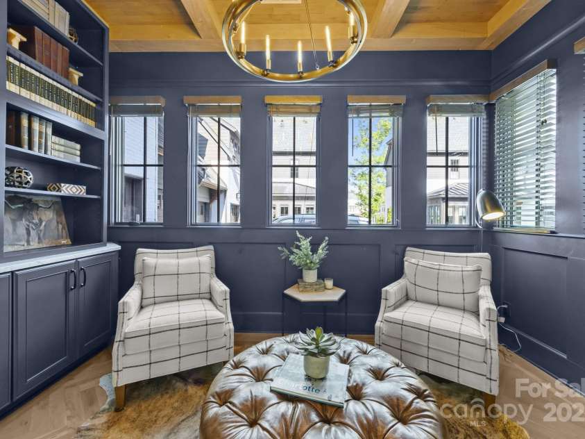 1215 Kings Drive, Charlotte, NC 28207.  MLS# CAR4284126, YatesRealty ID 28250. 