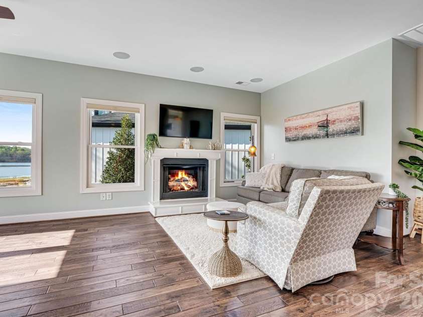 6511 Songbird Lane, Denver, NC 28037.  MLS# CAR4358271, YatesRealty ID 28250. 