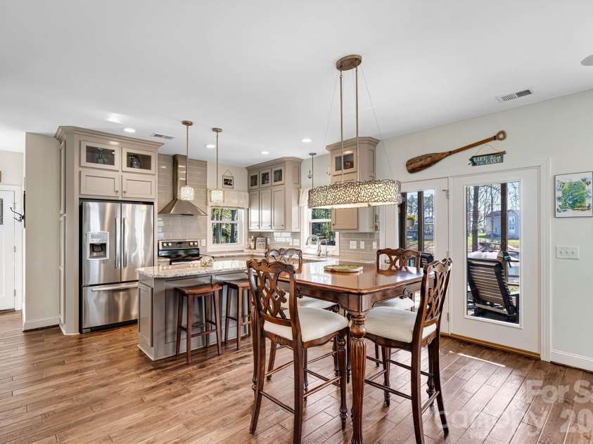 6511 Songbird Lane, Denver, NC 28037.  MLS# CAR4358271, YatesRealty ID 28250. 