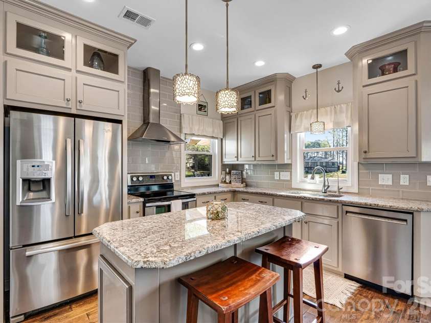 6511 Songbird Lane, Denver, NC 28037.  MLS# CAR4358271, YatesRealty ID 28250. 