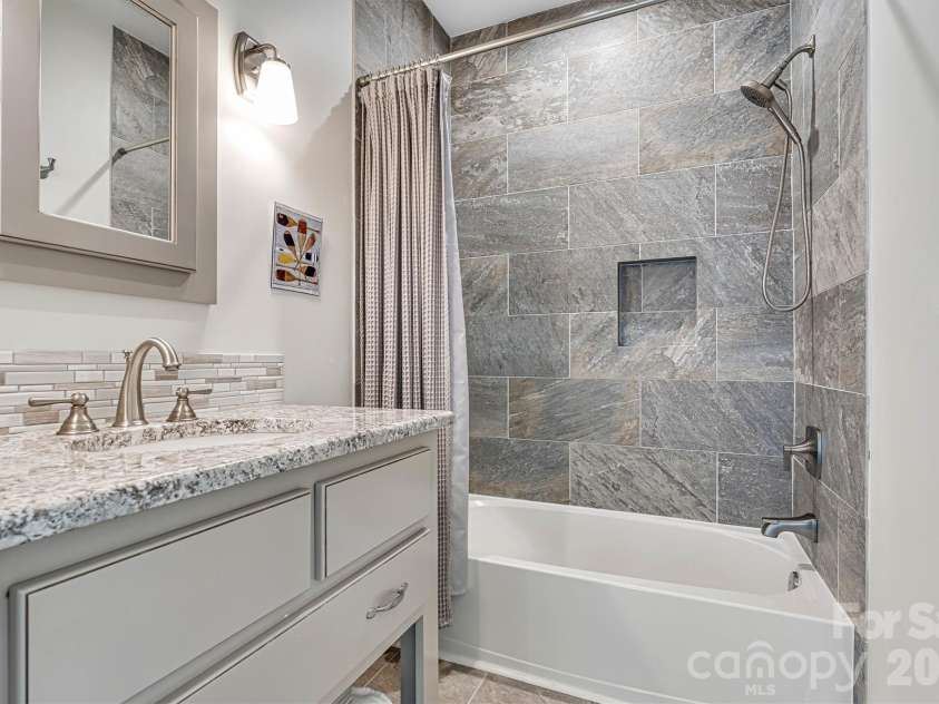 6511 Songbird Lane, Denver, NC 28037.  MLS# CAR4358271, YatesRealty ID 28250. 