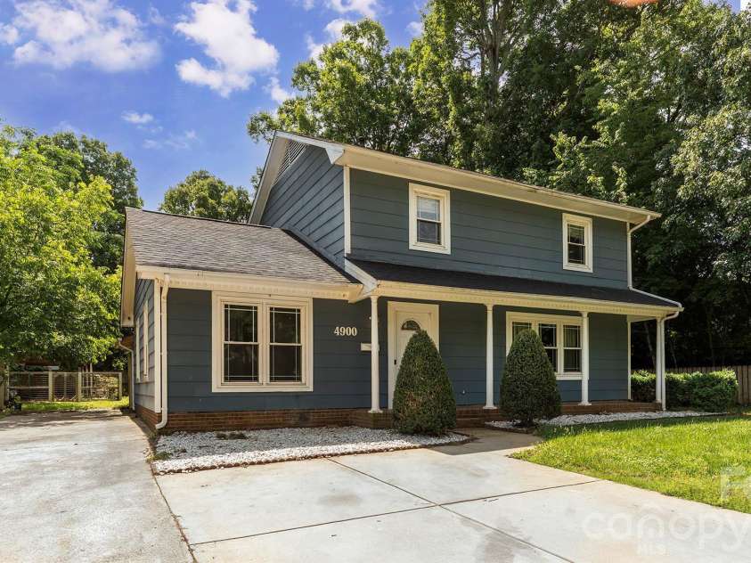 4900 Carriage Drive Circle, Charlotte, NC 28205.  MLS# CAR4385850, YatesRealty ID 28251. 