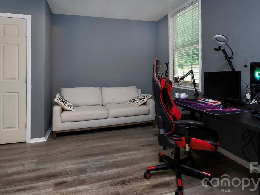 4900 Carriage Drive Circle, Charlotte, NC 28205.  MLS# CAR4385850, YatesRealty ID 28251. 