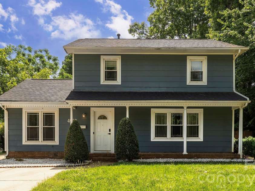 4900 Carriage Drive Circle, Charlotte, NC 28205.  MLS# CAR4385850, YatesRealty ID 28251. 