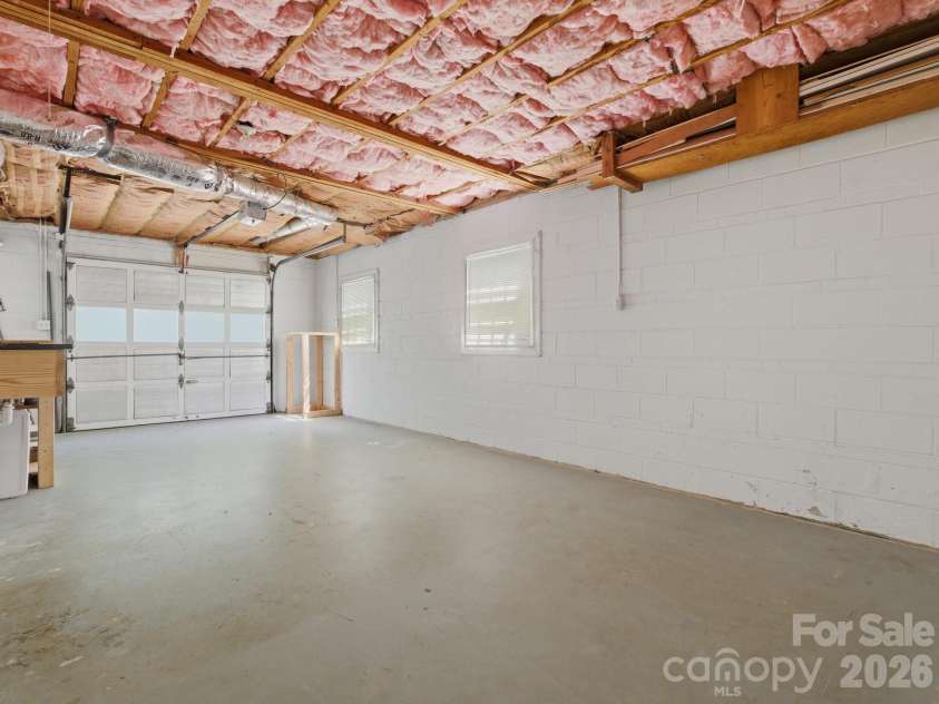 7401 Woodstream Drive, Charlotte, NC 28210.  MLS# CAR4372836, YatesRealty ID 28252. 1-Car Garage