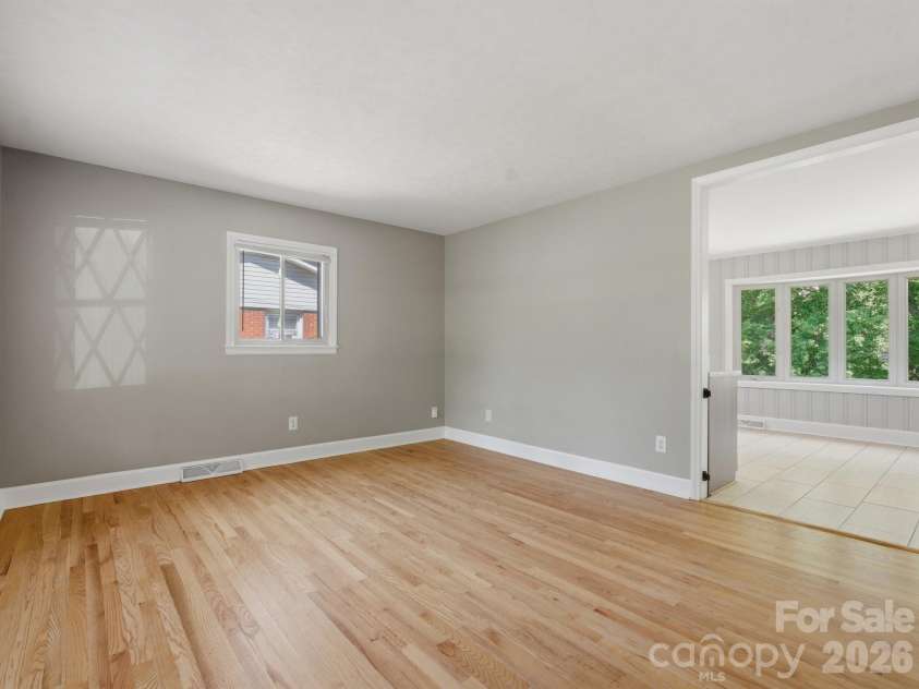 7401 Woodstream Drive, Charlotte, NC 28210.  MLS# CAR4372836, YatesRealty ID 28252. 