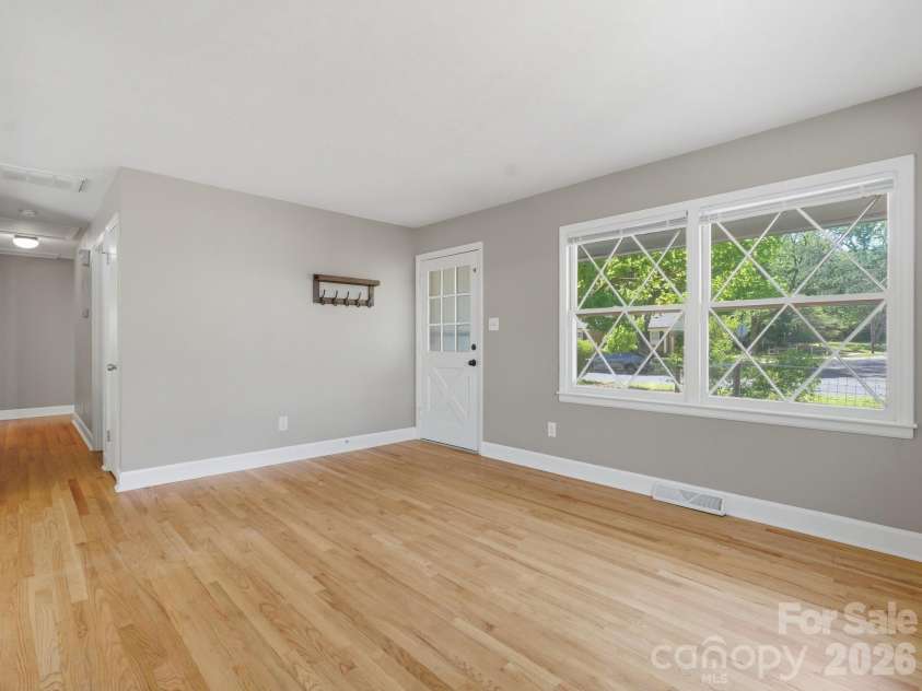 7401 Woodstream Drive, Charlotte, NC 28210.  MLS# CAR4372836, YatesRealty ID 28252. 