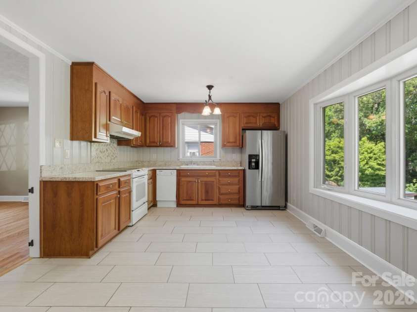 7401 Woodstream Drive, Charlotte, NC 28210.  MLS# CAR4372836, YatesRealty ID 28252. 
