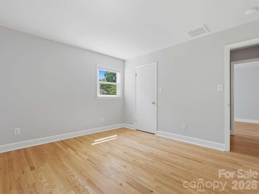 7401 Woodstream Drive, Charlotte, NC 28210.  MLS# CAR4372836, YatesRealty ID 28252. 