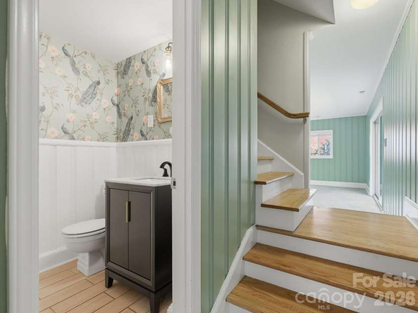 7401 Woodstream Drive, Charlotte, NC 28210.  MLS# CAR4372836, YatesRealty ID 28252. 