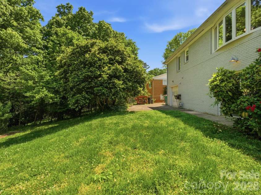 7401 Woodstream Drive, Charlotte, NC 28210.  MLS# CAR4372836, YatesRealty ID 28252. 