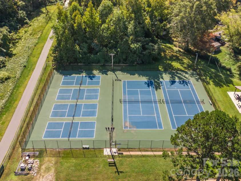 7401 Woodstream Drive, Charlotte, NC 28210.  MLS# CAR4372836, YatesRealty ID 28252. 