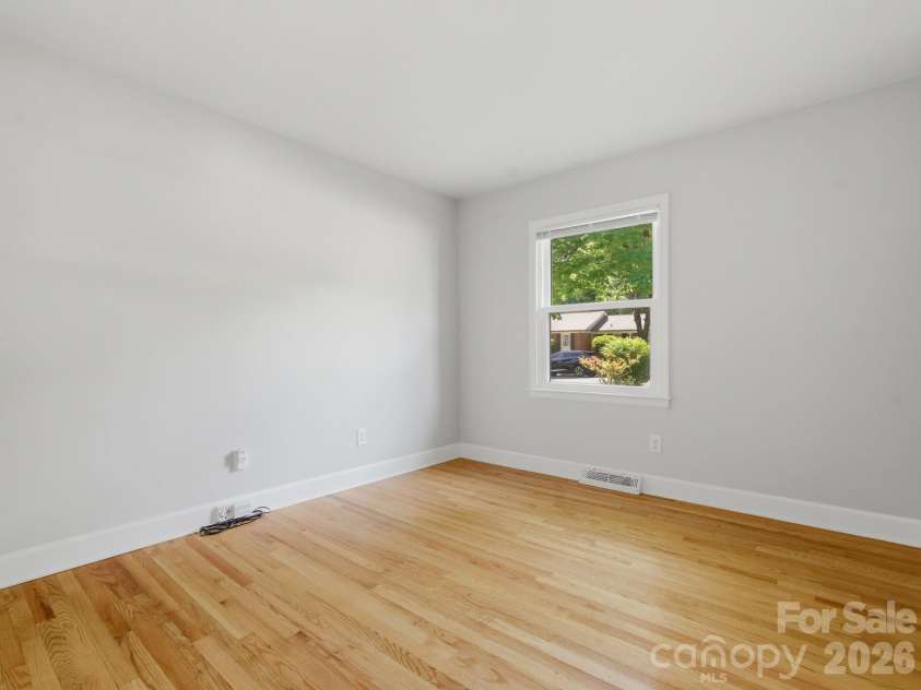 7401 Woodstream Drive, Charlotte, NC 28210.  MLS# CAR4372836, YatesRealty ID 28252. Guest Bedroom 1