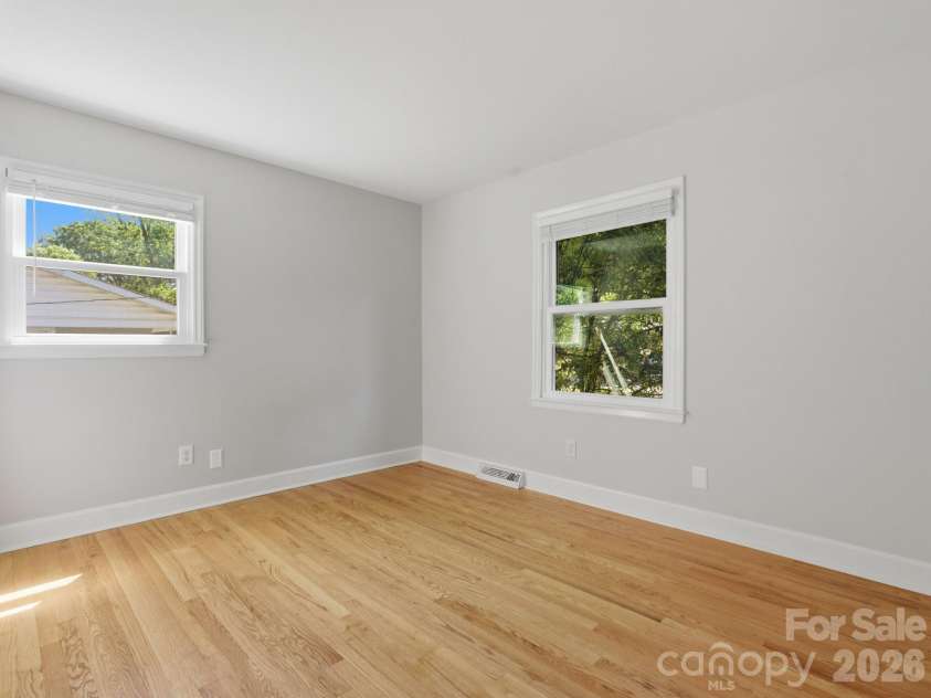 7401 Woodstream Drive, Charlotte, NC 28210.  MLS# CAR4372836, YatesRealty ID 28252. Guest Bedroom 2