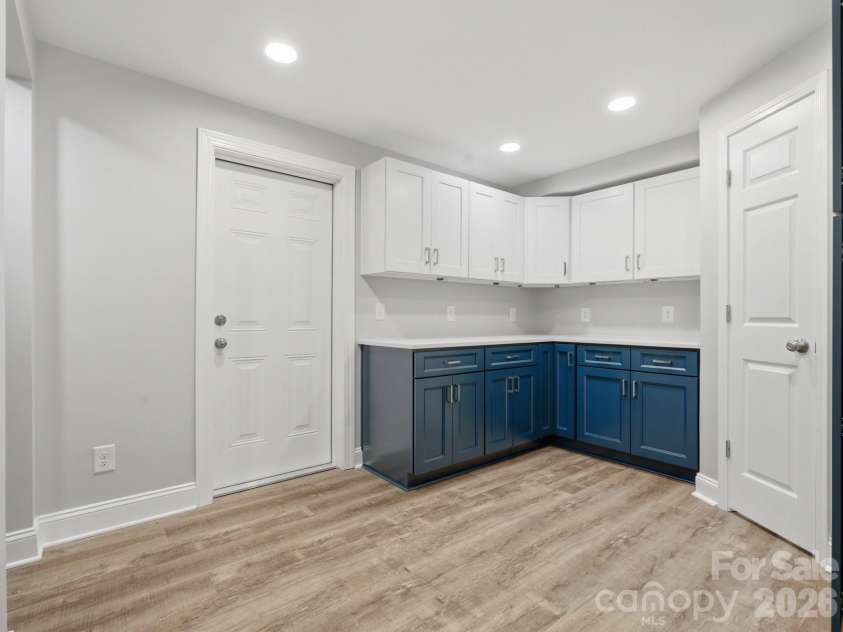 7401 Woodstream Drive, Charlotte, NC 28210.  MLS# CAR4372836, YatesRealty ID 28252. Laundry Room