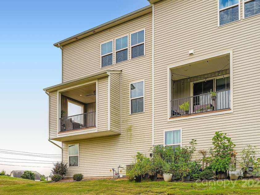 9729 Oaklawn Boulevard, Huntersville, NC 28078.  MLS# CAR4277701, YatesRealty ID 28252. Exterior Rear